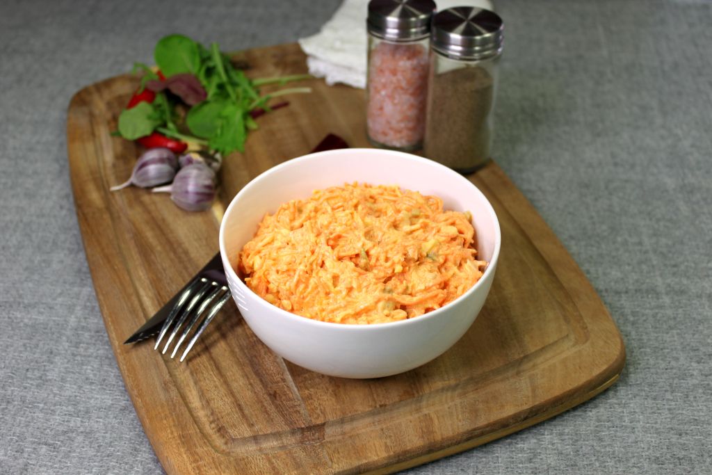 Porgandi-küüslaugusalat röstitud pähklitega  KG