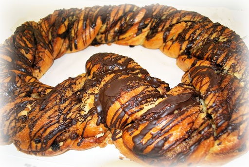 [10129] Rosina-õunakringel šokolaadimaitselise glasuuriga 1 kg